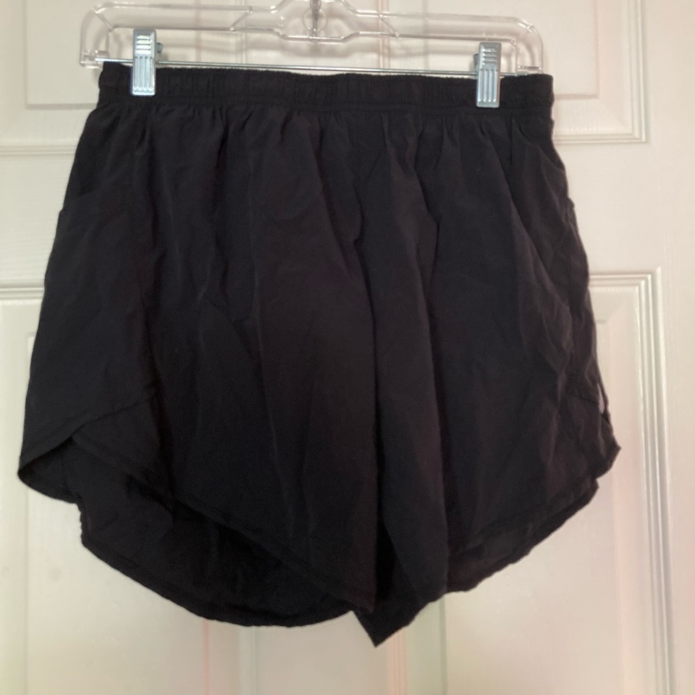Oiselle fly out shorts